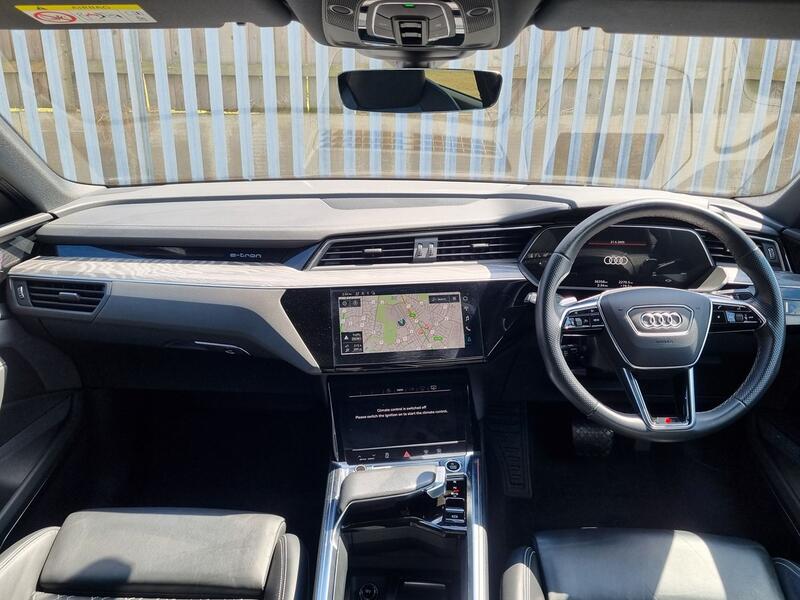 AUDI E-TRON