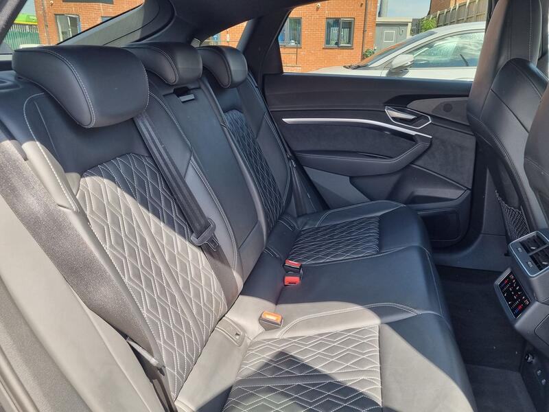 AUDI E-TRON