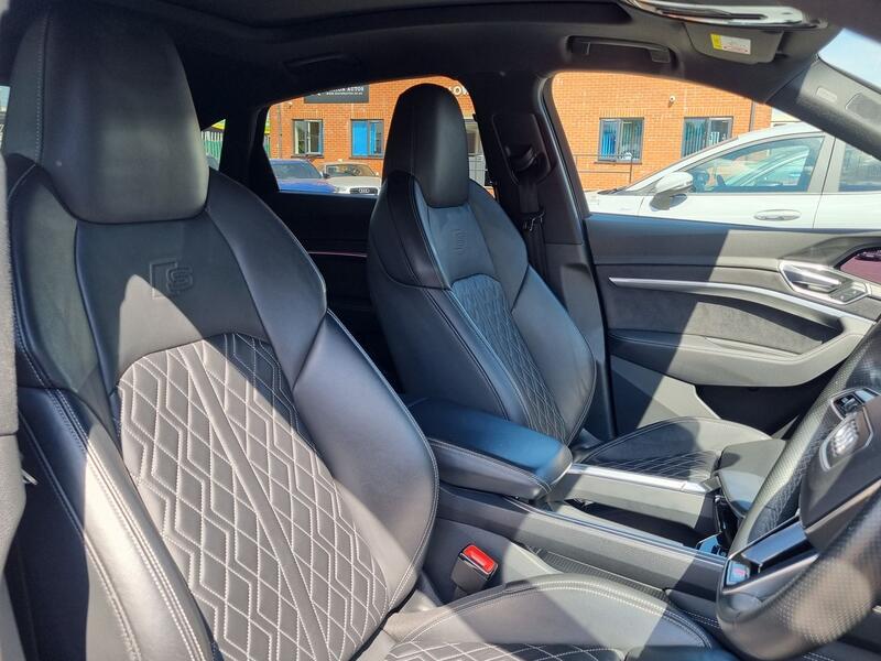 AUDI E-TRON