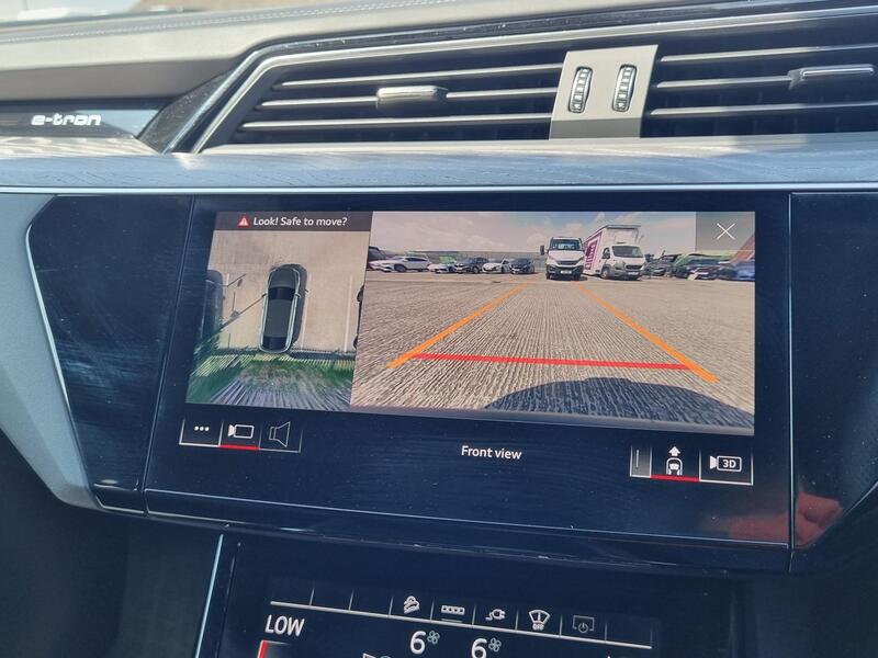 AUDI E-TRON