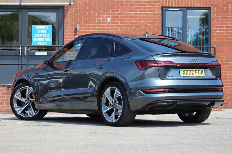 AUDI E-TRON
